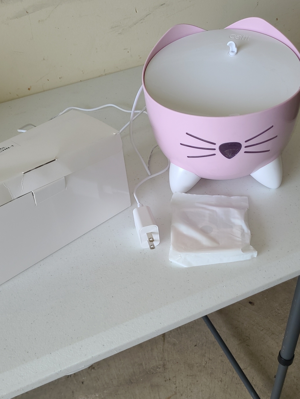 Catit Pink Cat Water Fountain and Caehomly Filters